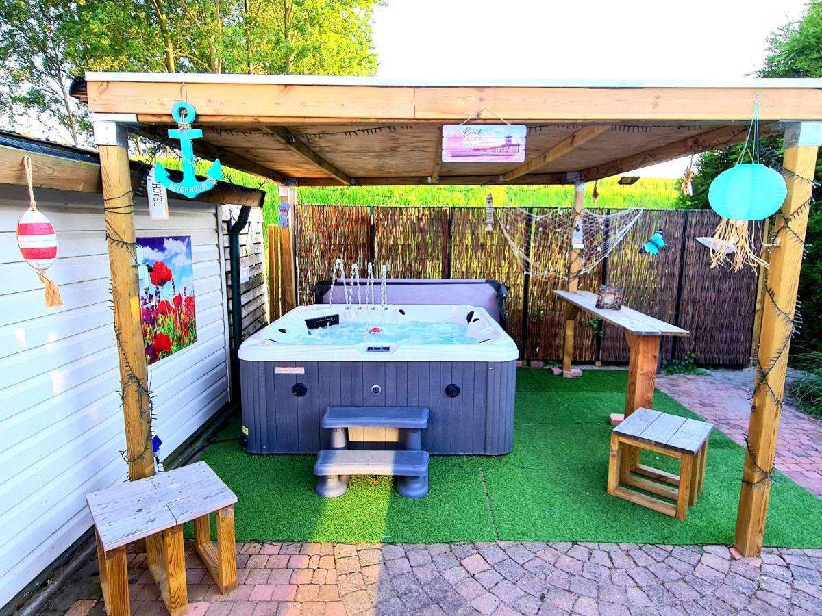 De Corner Van Zeeland Met Jacuzzi Sint Annaland Dış mekan fotoğraf