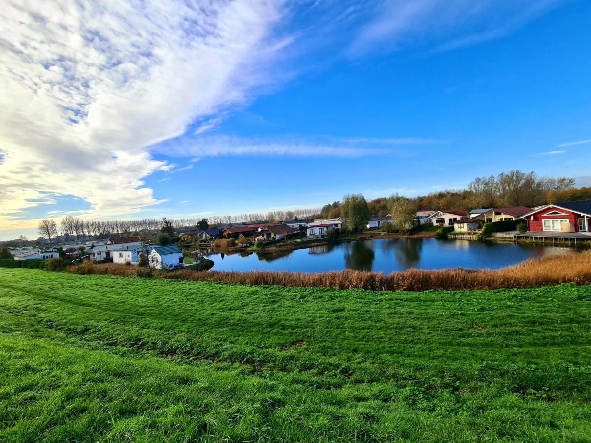 De Corner Van Zeeland Met Jacuzzi Sint Annaland Dış mekan fotoğraf