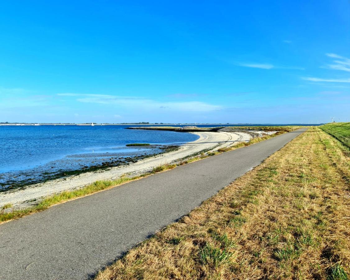 De Corner Van Zeeland Met Jacuzzi Sint Annaland Dış mekan fotoğraf