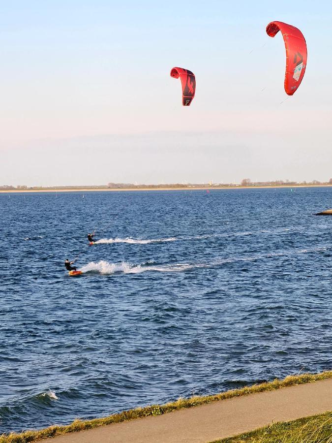 De Corner Van Zeeland Met Jacuzzi Sint Annaland Dış mekan fotoğraf