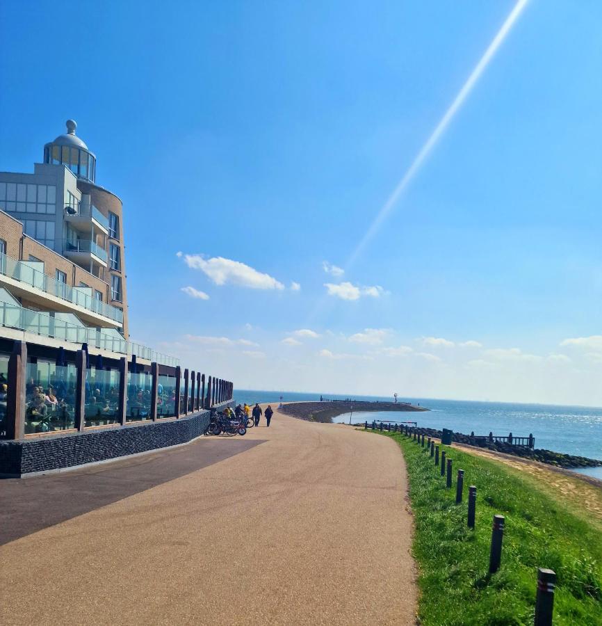 De Corner Van Zeeland Met Jacuzzi Sint Annaland Dış mekan fotoğraf