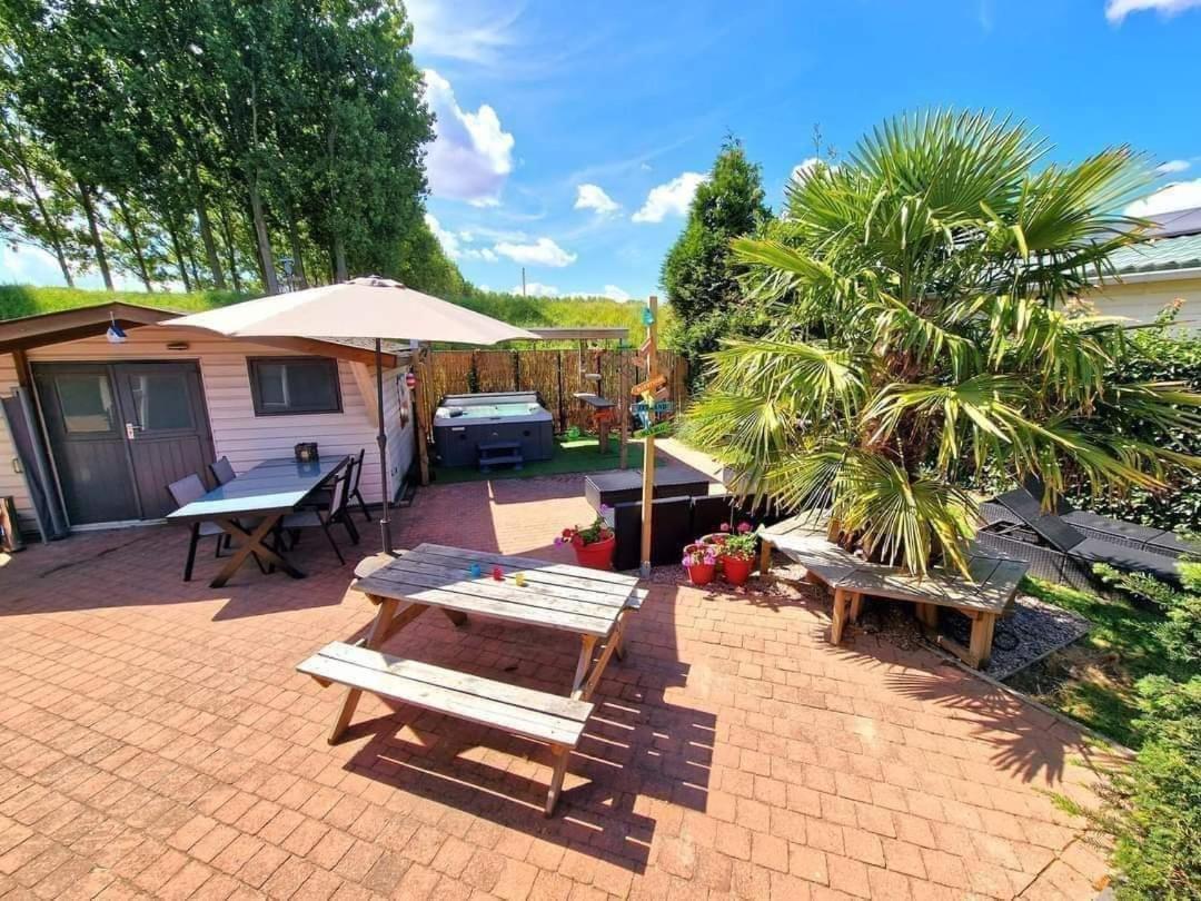 De Corner Van Zeeland Met Jacuzzi Sint Annaland Dış mekan fotoğraf