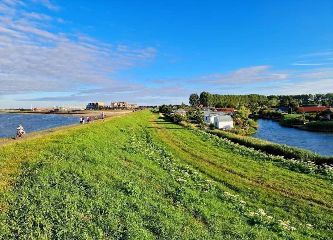 De Corner Van Zeeland Met Jacuzzi Sint Annaland Dış mekan fotoğraf