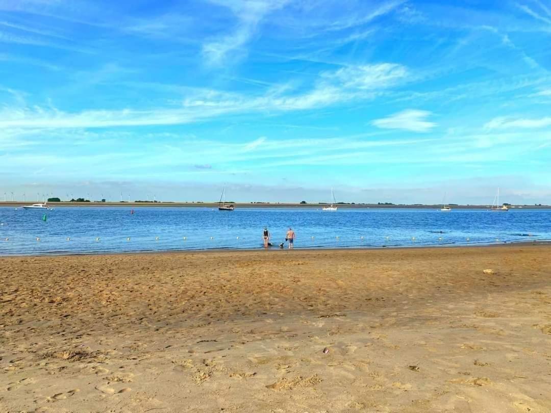 De Corner Van Zeeland Met Jacuzzi Sint Annaland Dış mekan fotoğraf