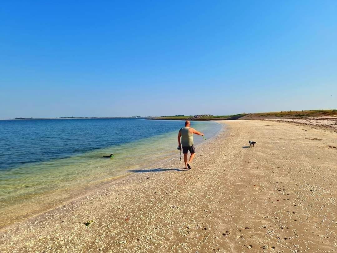 De Corner Van Zeeland Met Jacuzzi Sint Annaland Dış mekan fotoğraf